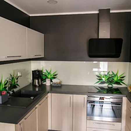 Trzy Szlaki - Przy Szlaku Na Sniezke, Wygodnie, Cicho, Spokojnie, Parking, Narciarnia